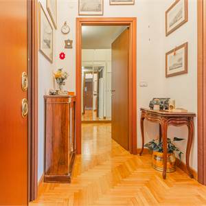 3 locali In Vendita a Roma
