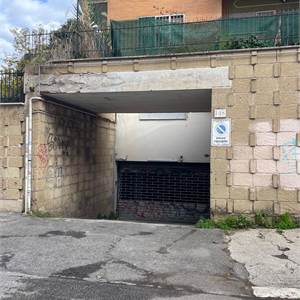 Garage In Vendita a Roma