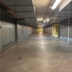 Garage In Affitto a Roma